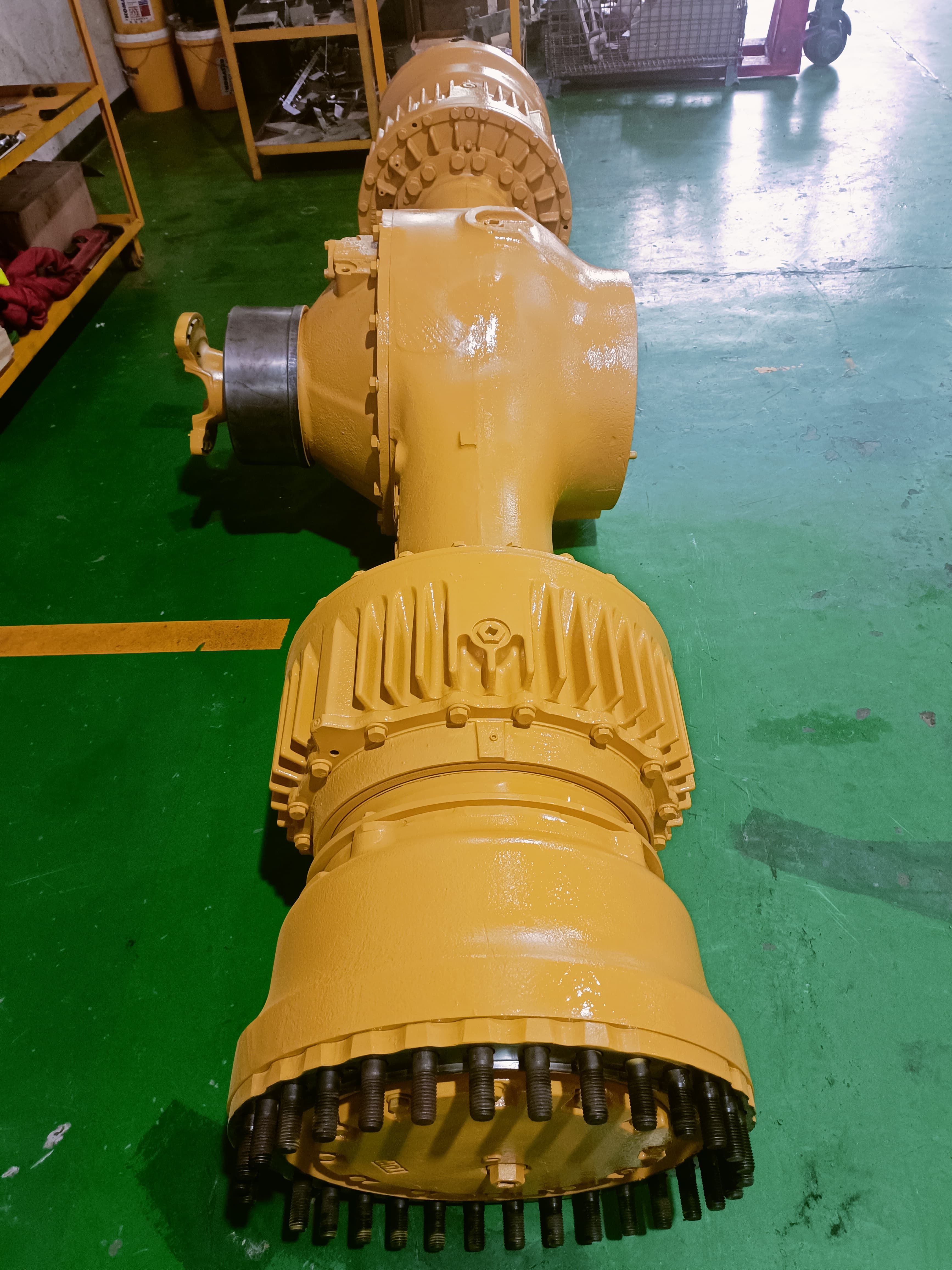 Komatsu rear axle assembly, complete (housing, differential, final drives, brakes)